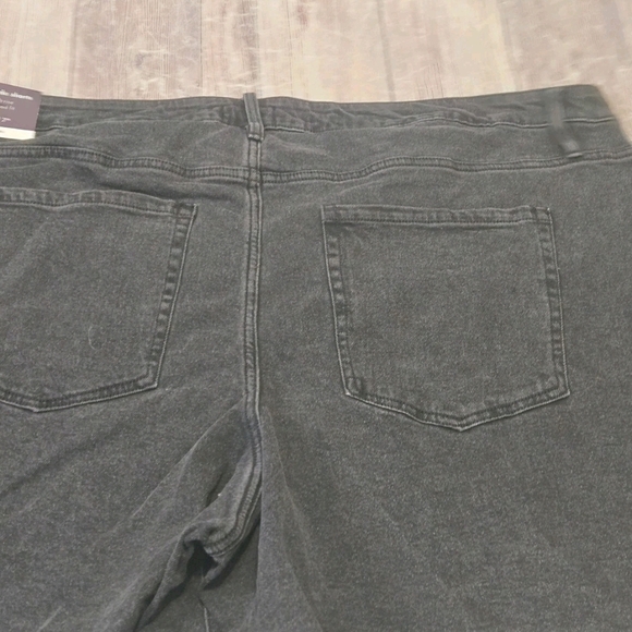 Ava & Viv Bermuda Shorts Womens Plus Sz 26 Black Denim High-Rise Relaxed Fit NEW - Picture 9 of 9